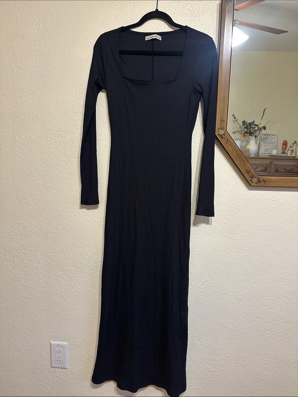 Abercrombie & Fitch Black Ribbed Long-Sleeve Maxi Dress